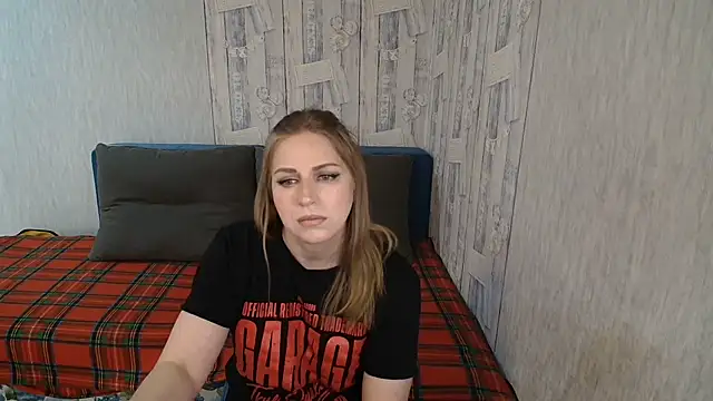 Pilly green  online show from 02-15-26, 07:51