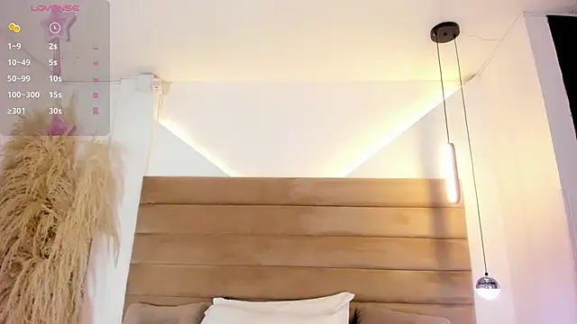ValerieDiaz  online show from 02-07-25, 12:17