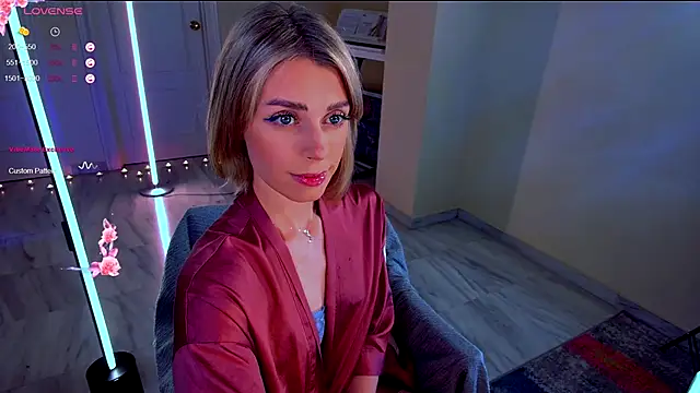 Snapshot of Arielle__03 chatting on 11-20-25, 02:01 Arielle 03 online show from 11-20-25, 02:01