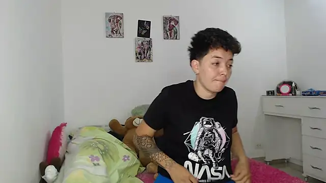 Snapshot of kathy_luisa chatting on 10-29-25, 11:17 kathy luisa online show from 10-29-25, 11:17