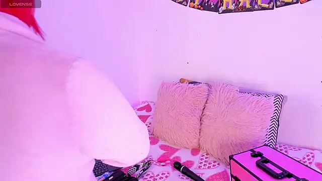 SophieRossi online show from 10-08-25, 01:09