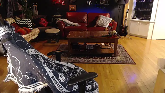 Snapshot of gothstripper chatting on 02-01-25, 01:34 gothstripper online show from 02-01-25, 01:34