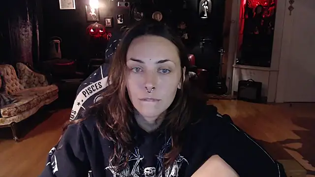 Snapshot of gothstripper chatting on 09-25-25, 12:36 gothstripper online show from 09-25-25, 12:36