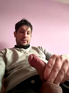 Snapshot of Taxidriver1988 chatting on 12-02-24, 09:45 Taxidriver1988 online show from 12-02-24, 09:45