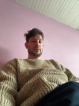 Snapshot of Taxidriver1988 chatting on 01-17-25, 10:00 Taxidriver1988 online show from 01-17-25, 10:00