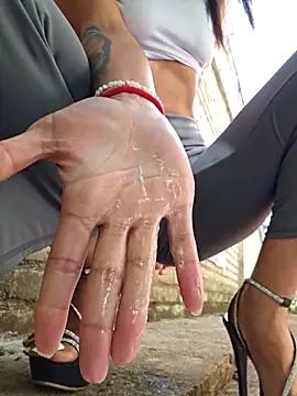 Snapshot of Yuky_ta chatting on 10-05-25, 02:15 Yuky ta online show from 10-05-25, 02:15