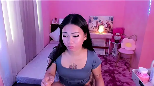 Snapshot of Vivorey_Leighn chatting on 12-06-24, 12:34 Vivorey Leighn online show from 12-06-24, 12:34