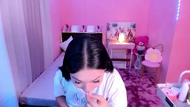 Snapshot of Vivorey_Leighn chatting on 12-06-24, 10:08 Vivorey Leighn online show from 12-06-24, 10:08