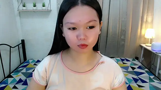 Snapshot of Vivorey_Leighn chatting on 09-18-25, 04:36 Vivorey Leighn online show from 09-18-25, 04:36