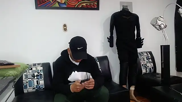 Snapshot of Black_hot266 chatting on 09-20-25, 01:56 Black hot266 online show from 09-20-25, 01:56