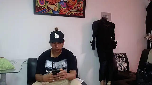 Snapshot of Black_hot266 chatting on 10-10-25, 01:32 Black hot266 online show from 10-10-25, 01:32