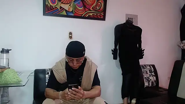 Snapshot of Black_hot266 chatting on 10-19-25, 01:45 Black hot266 online show from 10-19-25, 01:45