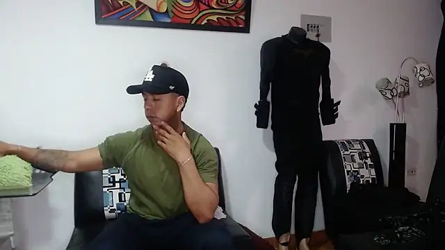 Snapshot of Black_hot266 chatting on 11-06-25, 02:07 Black hot266 online show from 11-06-25, 02:07