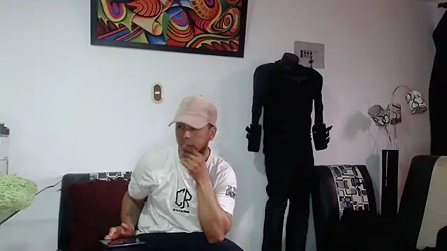 Snapshot of Black_hot266 chatting on 11-15-25, 01:29 Black hot266 online show from 11-15-25, 01:29