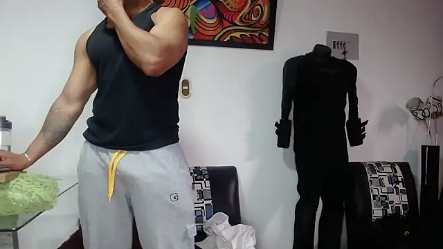 Snapshot of Black_hot266 chatting on 11-20-25, 01:55 Black hot266 online show from 11-20-25, 01:55