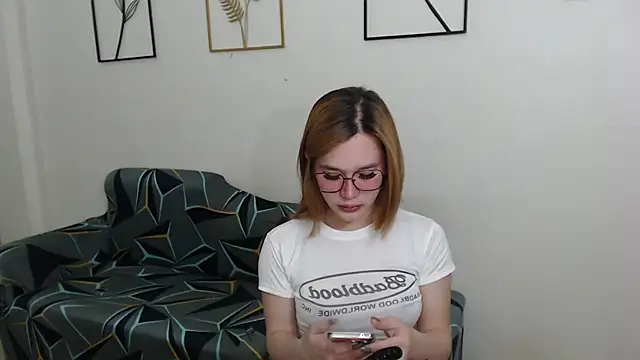 AmazingLuchie online show from 02-14-25, 05:41