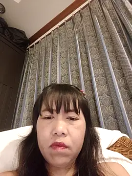 Snapshot of Little_suzy5 chatting on 10-23-25, 07:56 Little suzy5 online show from 10-23-25, 07:56