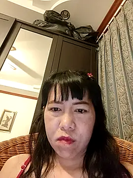 Snapshot of Little_suzy5 chatting on 11-01-25, 01:35 Little suzy5 online show from 11-01-25, 01:35