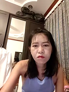 Snapshot of Little_suzy5 chatting on 11-03-25, 07:15 Little suzy5 online show from 11-03-25, 07:15