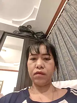 Snapshot of Little_suzy5 chatting on 11-12-25, 07:13 Little suzy5 online show from 11-12-25, 07:13