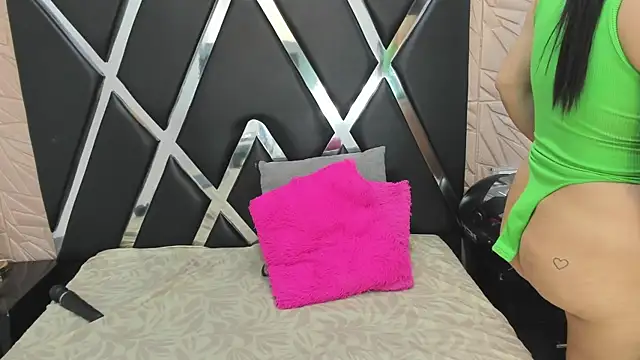 Snapshot of MiaCelestte chatting on 01-02-25, 08:02 MiaCelestte online show from 01-02-25, 08:02