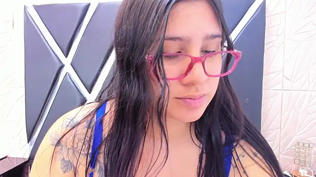 Snapshot of MiaCelestte chatting on 03-05-25, 10:10 MiaCelestte online show from 03-05-25, 10:10