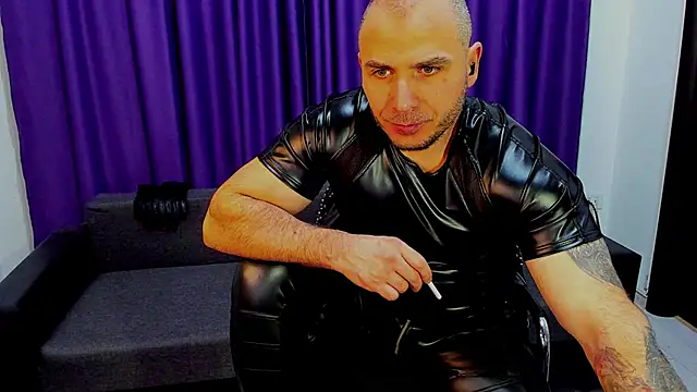 Snapshot of Anthony_Hard chatting on 02-06-25, 12:00 Anthony Hard online show from 02-06-25, 12:00