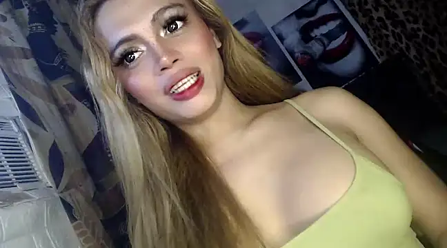 Snapshot of barbie_ivana chatting on 02-15-25, 10:00 barbie ivana online show from 02-15-25, 10:00