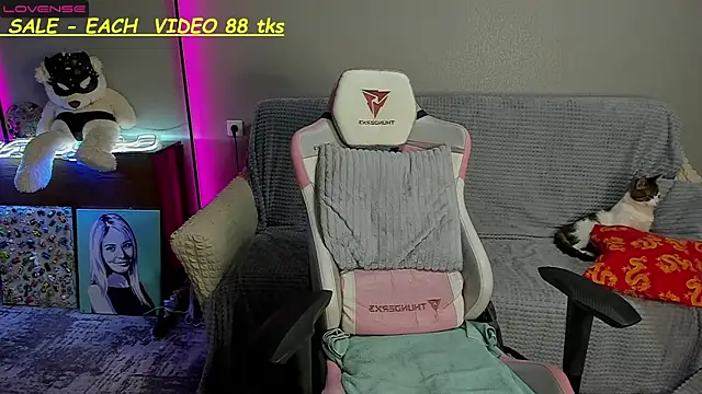 SandyChris online show from 12-09-24, 03:11