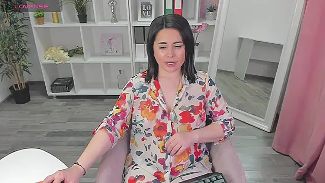 Snapshot of EmaBrownie chatting on 02-02-25, 08:08 EmaBrownie online show from 02-02-25, 08:08