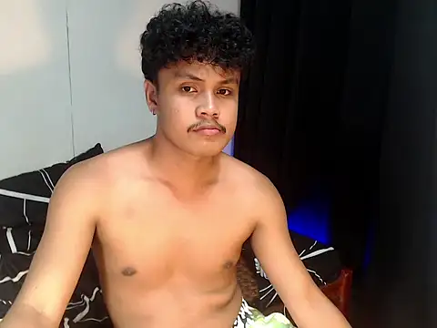 Snapshot of Brylon_ken chatting on 10-24-25, 07:32 Brylon ken online show from 10-24-25, 07:32