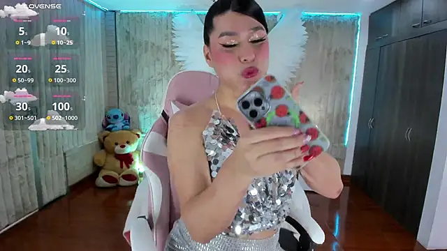 floryn susana online show from 12-31-24, 06:13