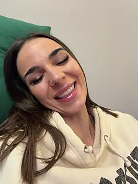 Snapshot of Bad_Giorgia chatting on 10-14-25, 04:08 Bad Giorgia online show from 10-14-25, 04:08