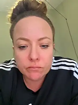 julimonroe online show from 03-22-26, 10:24