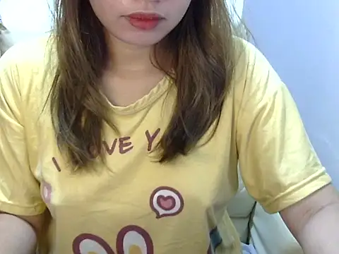    zurIII09  online show from 10-25-25, 06:57