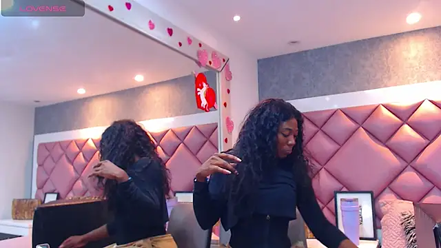 DanielaDuff online show from 10-21-25, 07:47