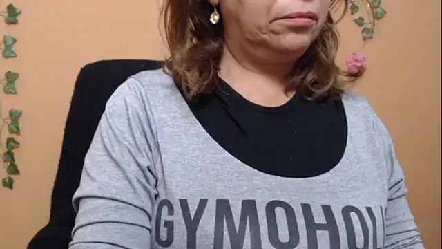 Snapshot of Hellensextits chatting on 01-05-25, 09:57 Hellensextits online show from 01-05-25, 09:57