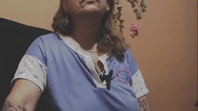 Snapshot of Hellensextits chatting on 02-02-25, 10:02 Hellensextits online show from 02-02-25, 10:02