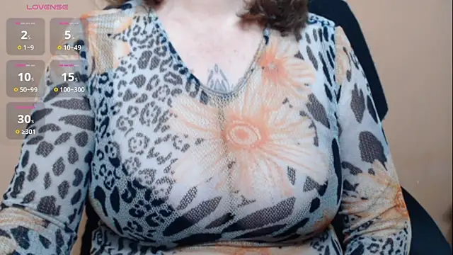 Snapshot of Hellensextits chatting on 02-22-25, 09:23 Hellensextits online show from 02-22-25, 09:23