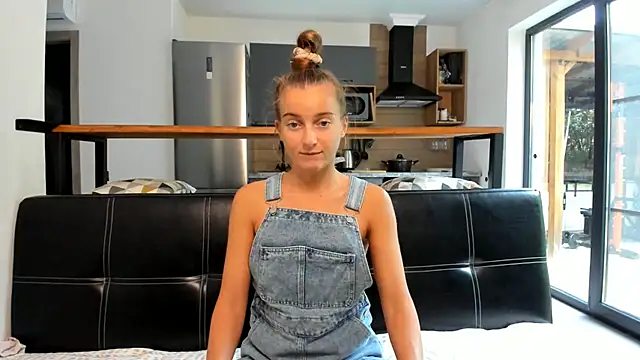 ElizSweet online show from 10-23-25, 08:57