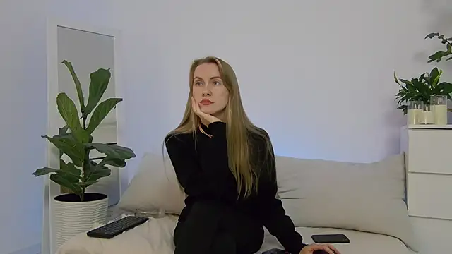 Fallinlove1 online show from 10-11-25, 01:53