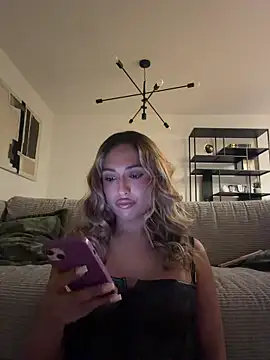 Snapshot of carminaurmommy chatting on 12-02-25, 12:38 carminaurmommy online show from 12-02-25, 12:38