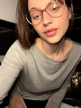 Camilla Railian online show from 12-02-24, 06:10