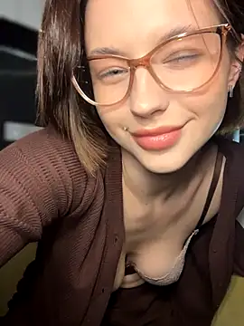 Camilla Railian online show from 12-03-24, 04:39