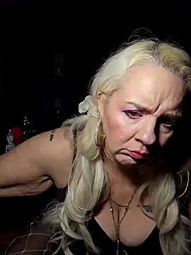 Snapshot of ladonnastarr chatting on 02-10-25, 05:58 ladonnastarr online show from 02-10-25, 05:58