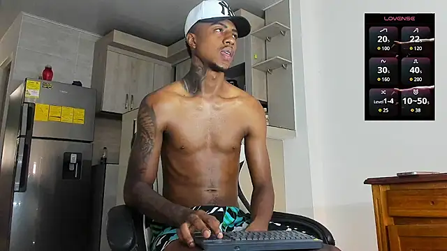 YeremiBrowm online show from 10-31-25, 04:41