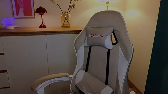 freya nilsson online show from 12-08-24, 06:50