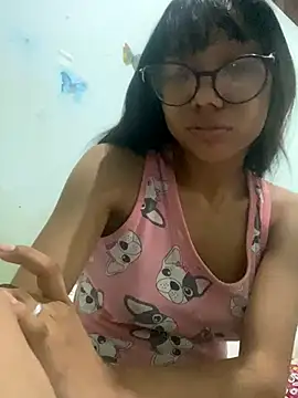 Snapshot of Karmakuro chatting on 09-11-25, 01:28 Karmakuro online show from 09-11-25, 01:28