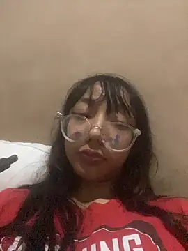 Snapshot of Karmakuro chatting on 12-16-25, 02:38 Karmakuro online show from 12-16-25, 02:38