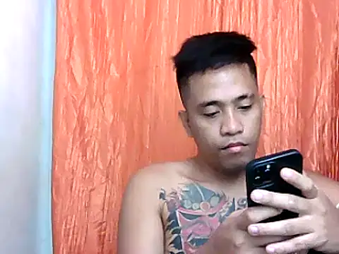 Snapshot of Thyler08 chatting on 12-25-24, 02:35 Thyler08 online show from 12-25-24, 02:35